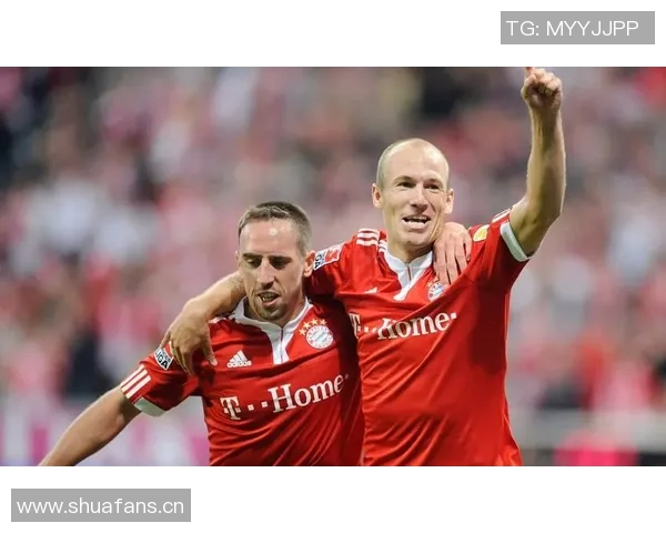 拜仁海报热身欧冠对决巴黎罗贝里小猪同框伊布小罗回忆重温 拜仁海报热身欧冠对决巴黎罗贝里小猪同框伊布小罗回忆重温