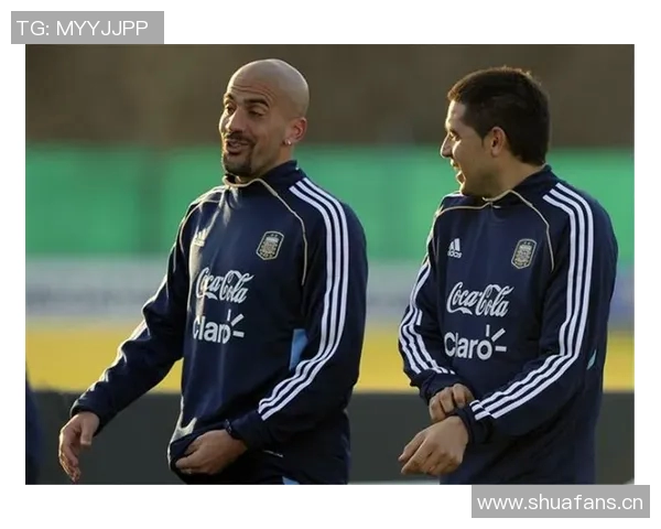 贝隆遭禁足半年妻子怒斥阿足协黑手党并暗指梅西背后阴谋 贝隆遭禁足半年妻子怒斥阿足协黑手党并暗指梅西背后阴谋