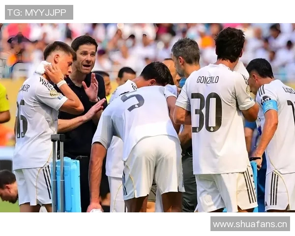 西媒曝皇马提前飞毕巴引发球员不满阿隆索帅位面临巨大压力