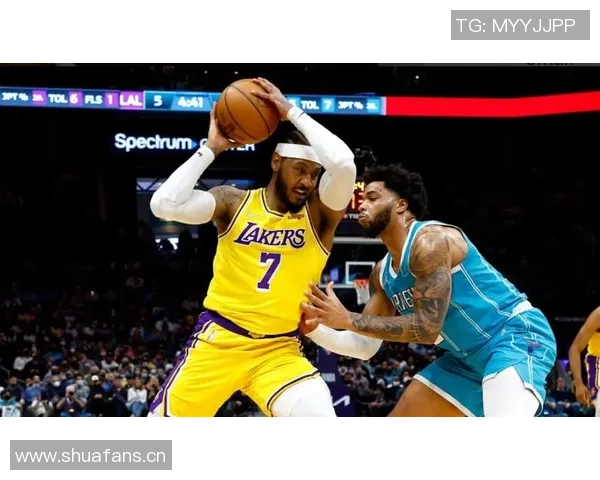 费尔斯半场表现低迷仅得2分3板4助攻球队需寻找新突破口 费尔斯半场表现低迷仅得2分3板4助攻球队需寻找新突破口