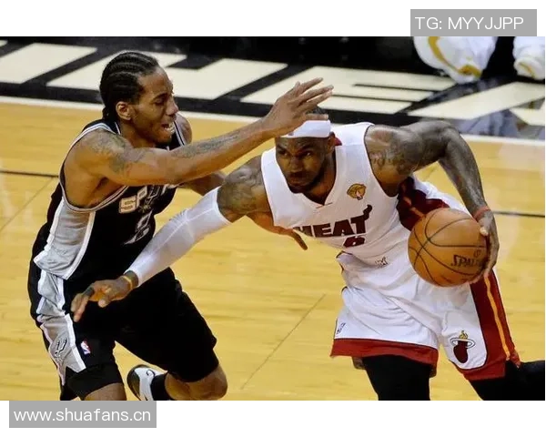 詹姆斯与莱昂纳德身体状态依旧出色超越年轻东契奇