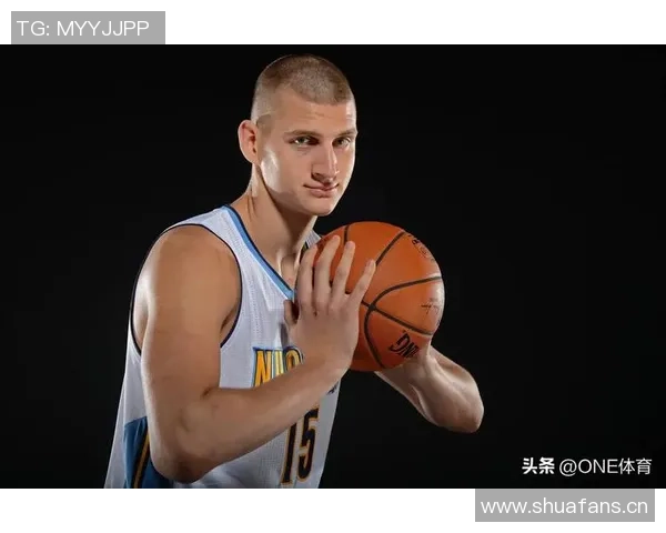 约基奇创造历史8次30分命中率超85仅次于张伯伦距离再近4场