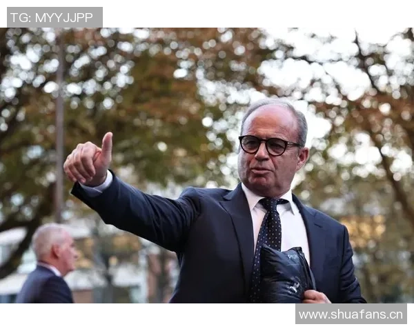 坎波斯阐述巴黎引援策略强调球商与团队精神的重要性