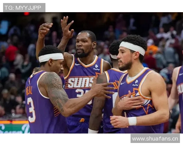 小卡特称赞泰厄斯琼斯为理想控卫其沟通能力令各队垂涎欲滴