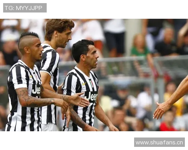 曼城官推发布海报热身摩纳哥比赛萨维尼奥独自亮相引关注