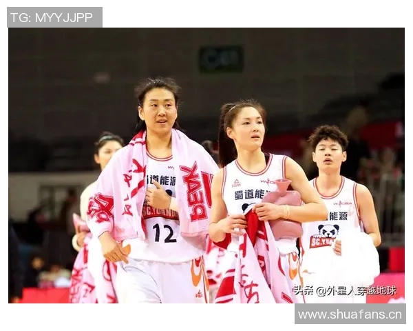 女篮锦标赛第二阶段四川队夺冠江苏武汉分获亚季军荣耀时刻