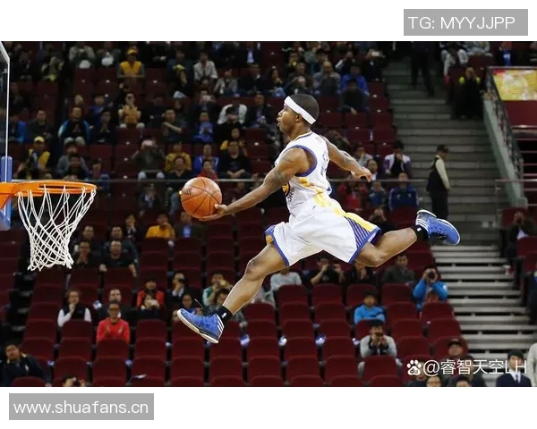 乔治表现平平仅得12分6板2助1断球队需更多支持